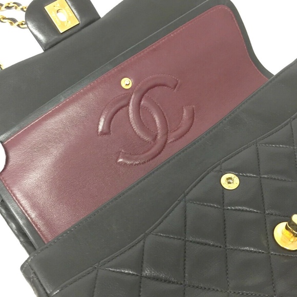 CHANEL Classic Medium Double Flap/Gold Hardware - Picture 5 of 13
